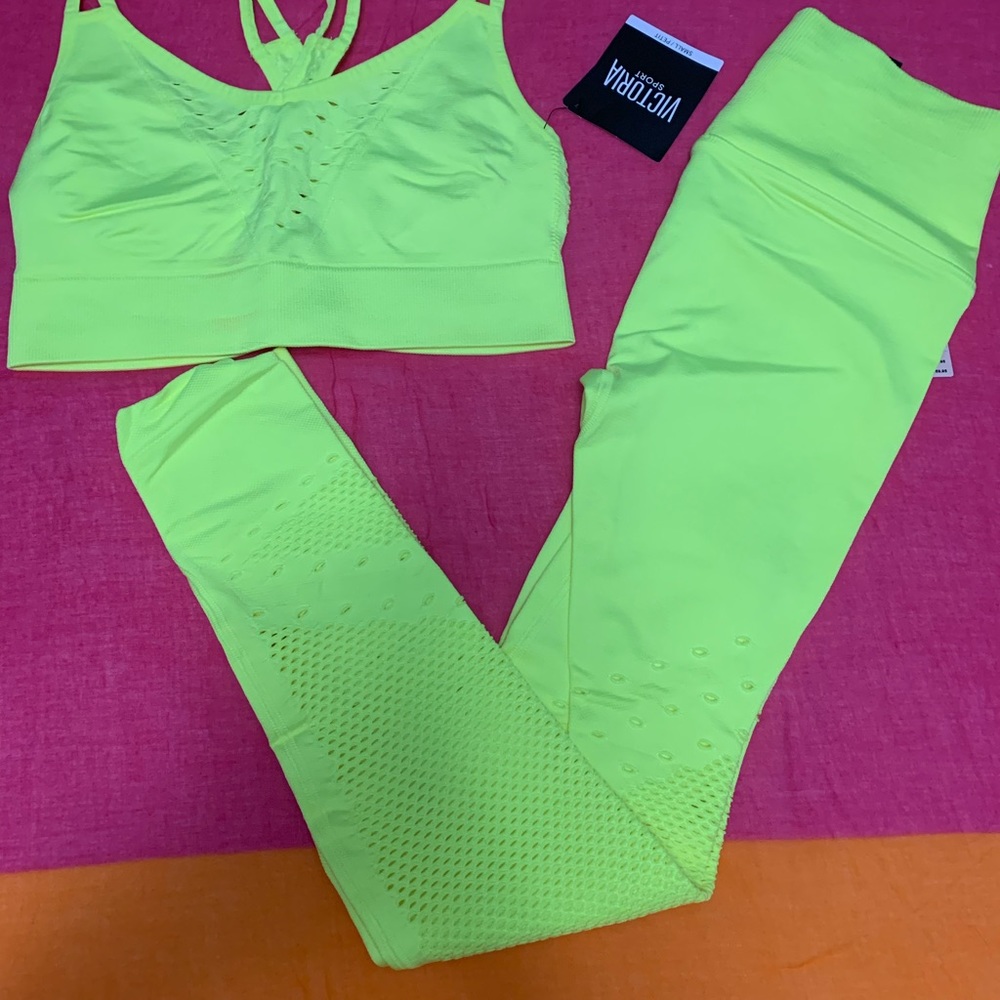 Victoria’s Secret Sport Set Bra S Bottom Xs